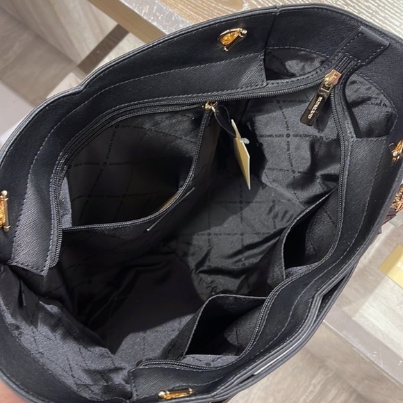 MICHAEL KORS LARGE X CHAIN LOGO SHOULDER BAG - Picture 4 of 16